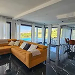 La Mar *