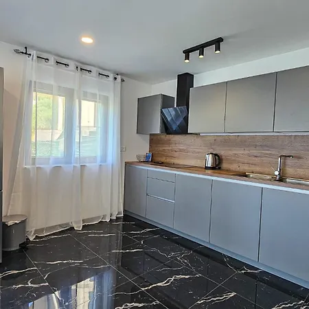 La Mar Макарска