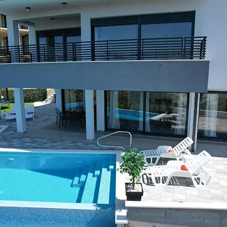 Willa La Mar Makarska