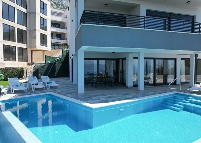 La Mar فيلة ماكارسكا