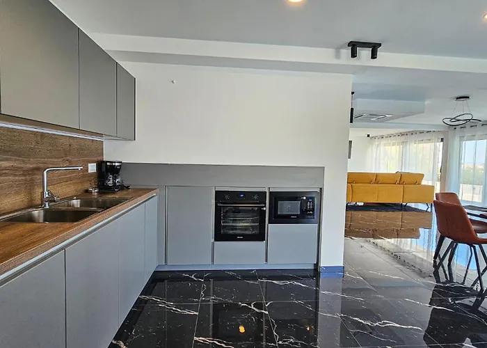 La Mar ماكارسكا